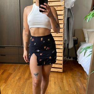 Reformation short fruit skirt with slit size 0